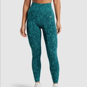 Selling some cute gym clothes!